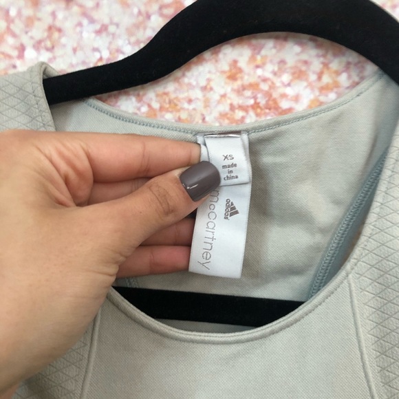 NWOT Performance Tank Top w/ Built-In Sports Bra - Picture 7 of 10